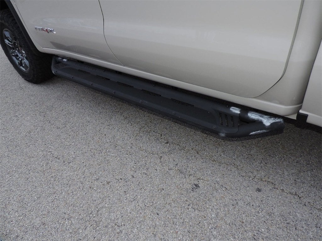 2026 GMC Sierra 1500 AT4X - Photo 23