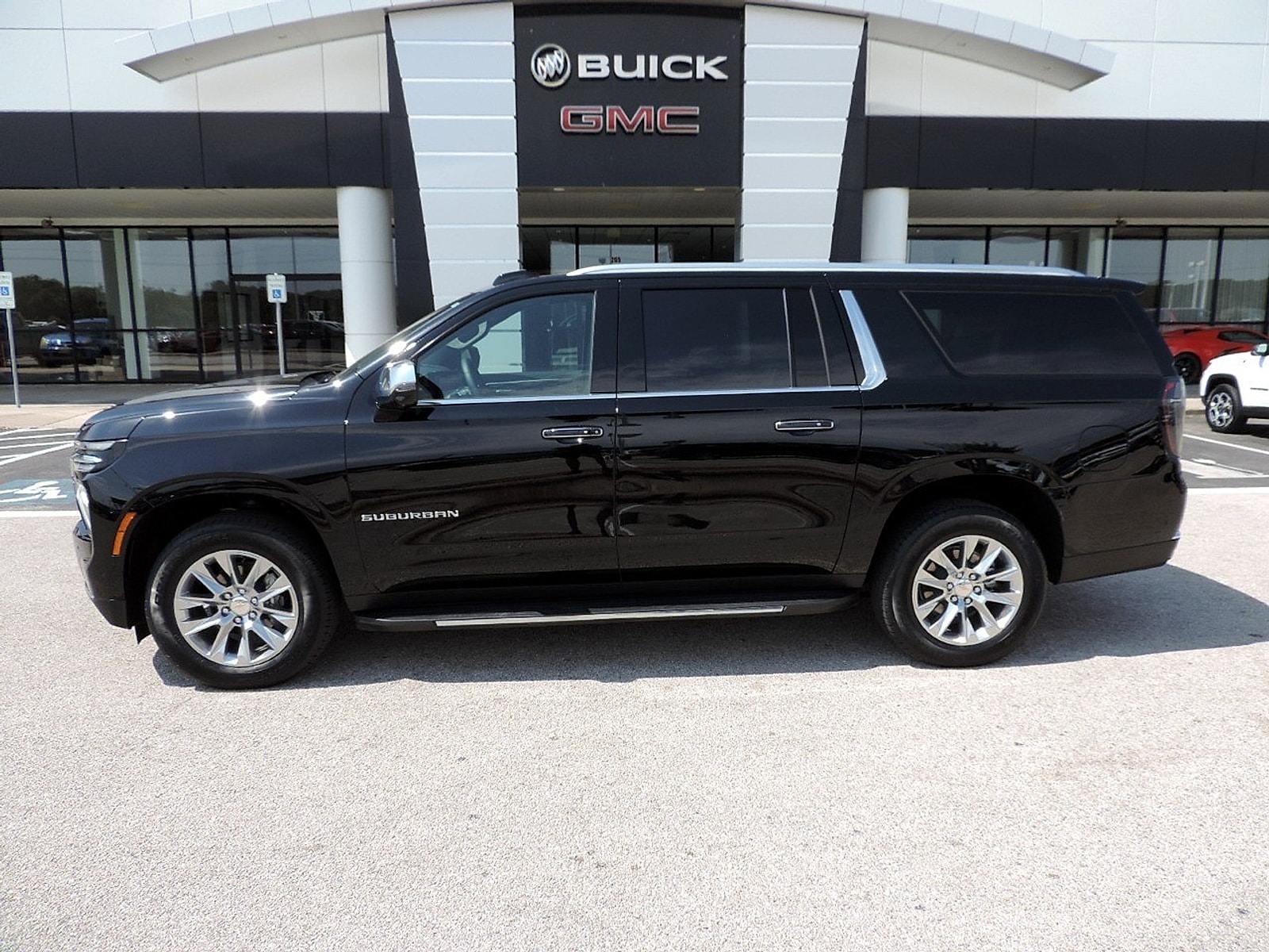 2026 Chevrolet Suburban Premier - Photo 8