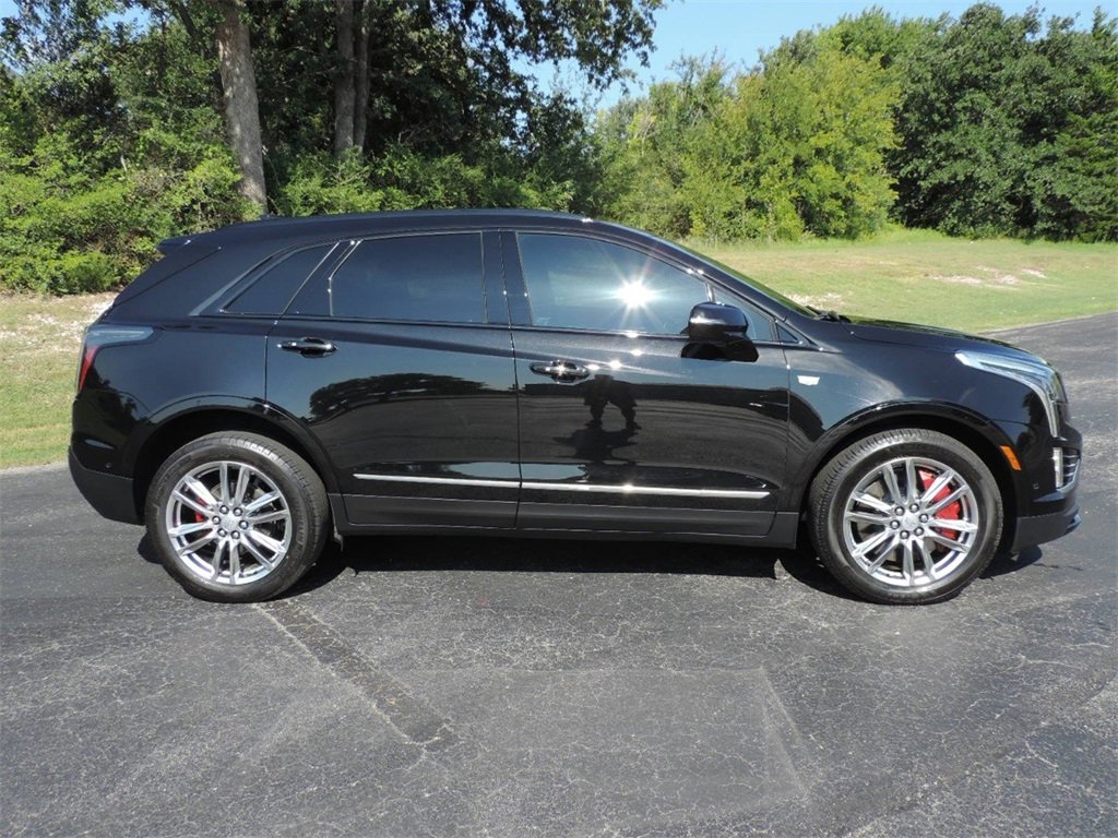2023 Cadillac XT5 Sport photo 3