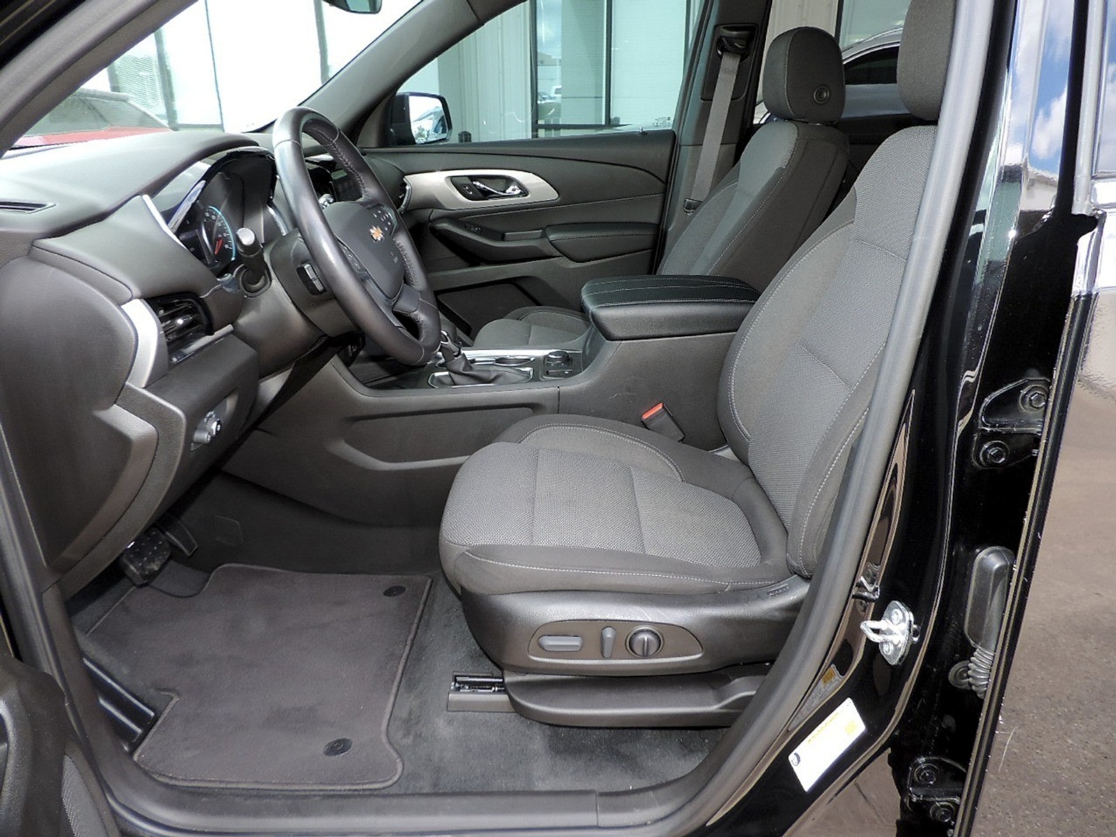 2022 Chevrolet Traverse 1LT - Photo 17
