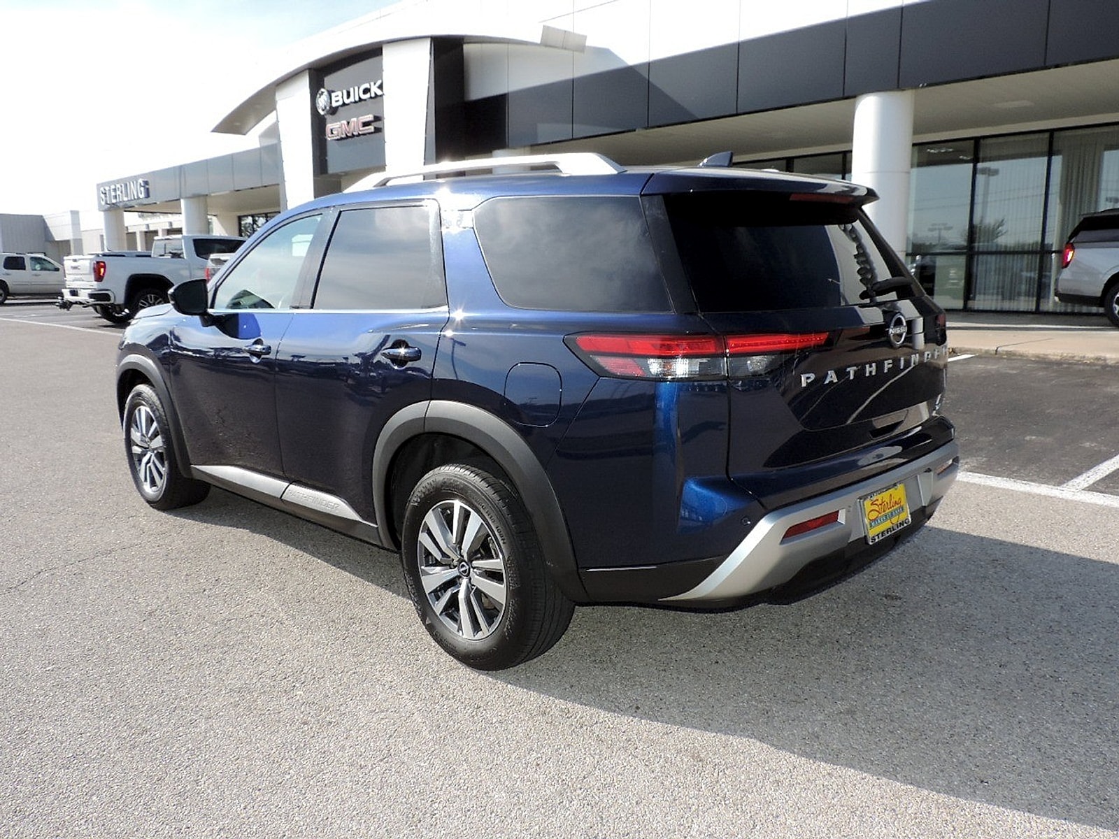 2025 Nissan Pathfinder SL - Photo 7