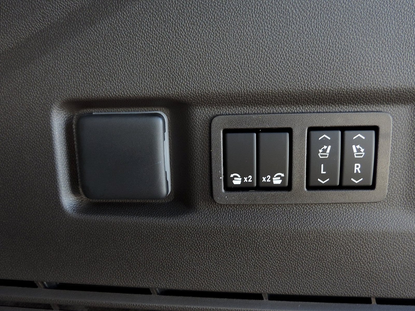 2026 GMC Yukon Elevation - Photo 21