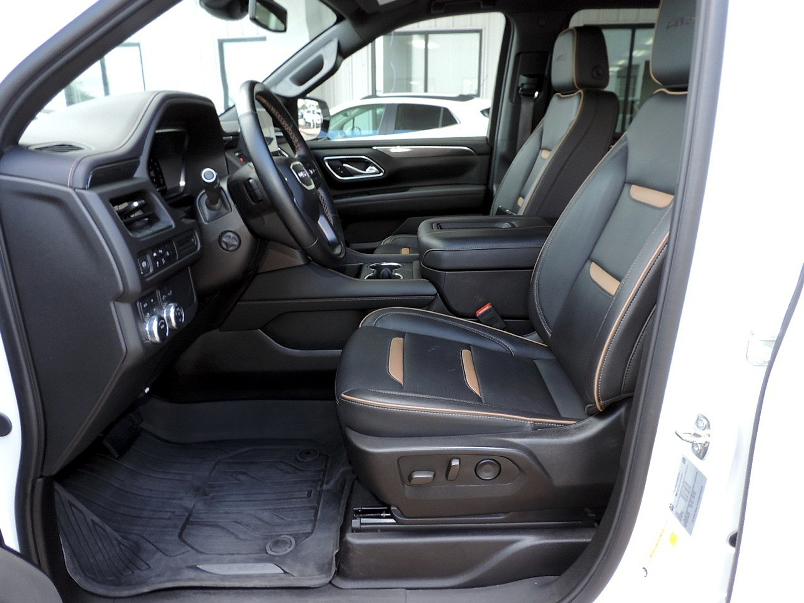 2024 GMC Yukon XL AT4 - Photo 14