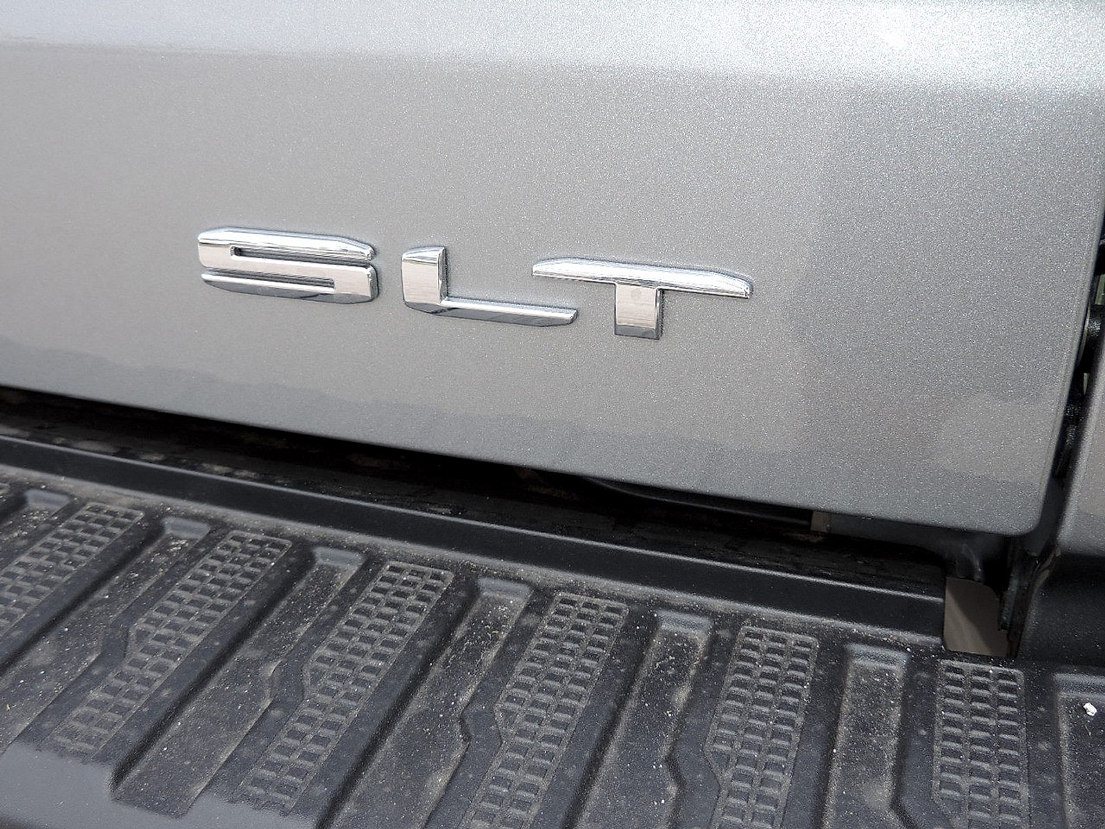 2026 GMC Sierra 1500 SLT - Photo 12