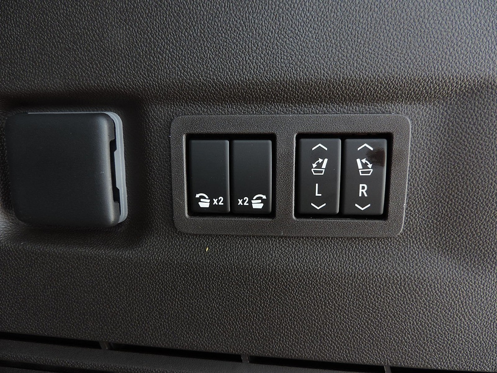 2026 GMC Yukon XL Elevation - Photo 22