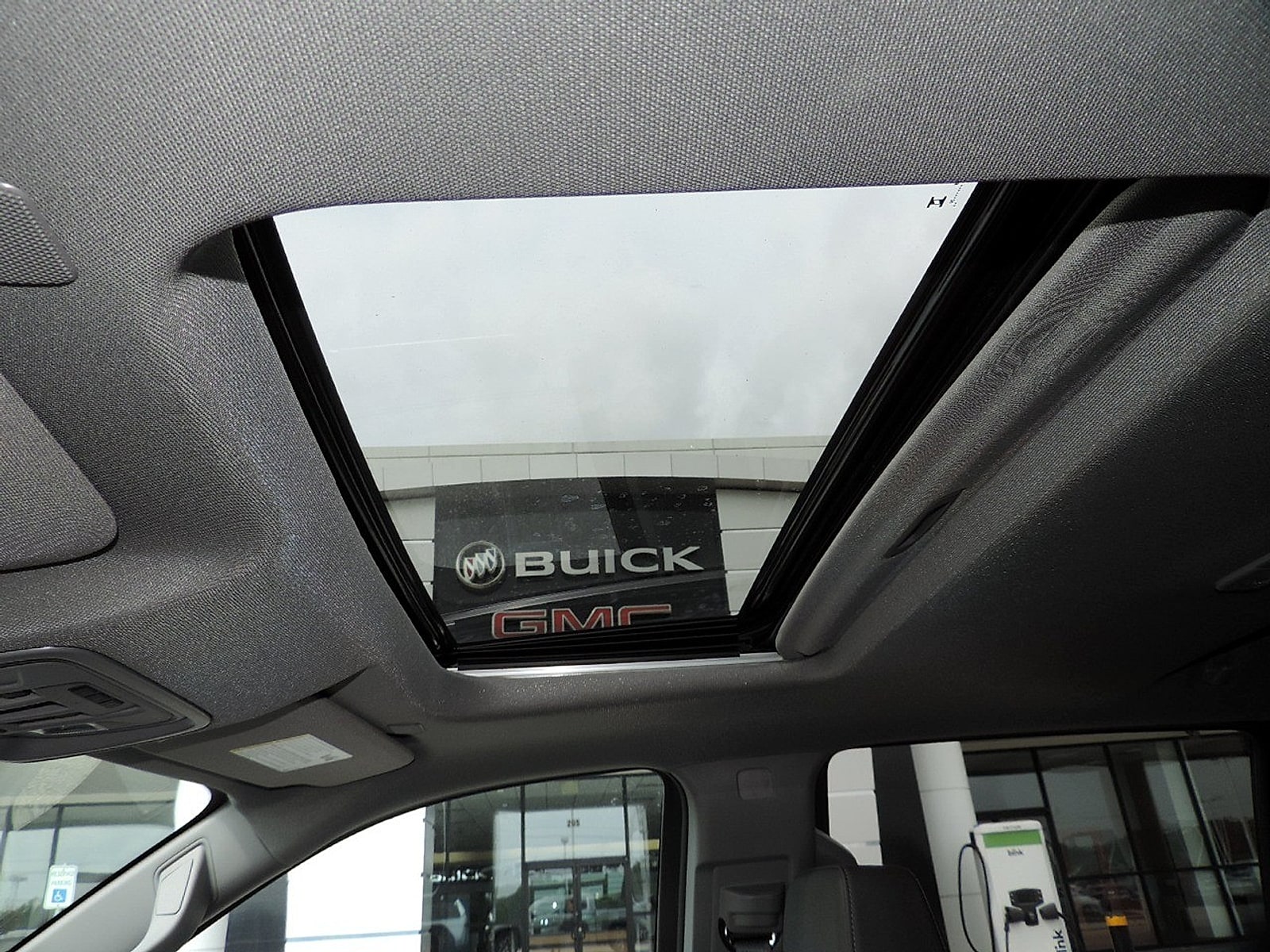 2026 GMC Sierra 1500 SLT - Photo 17