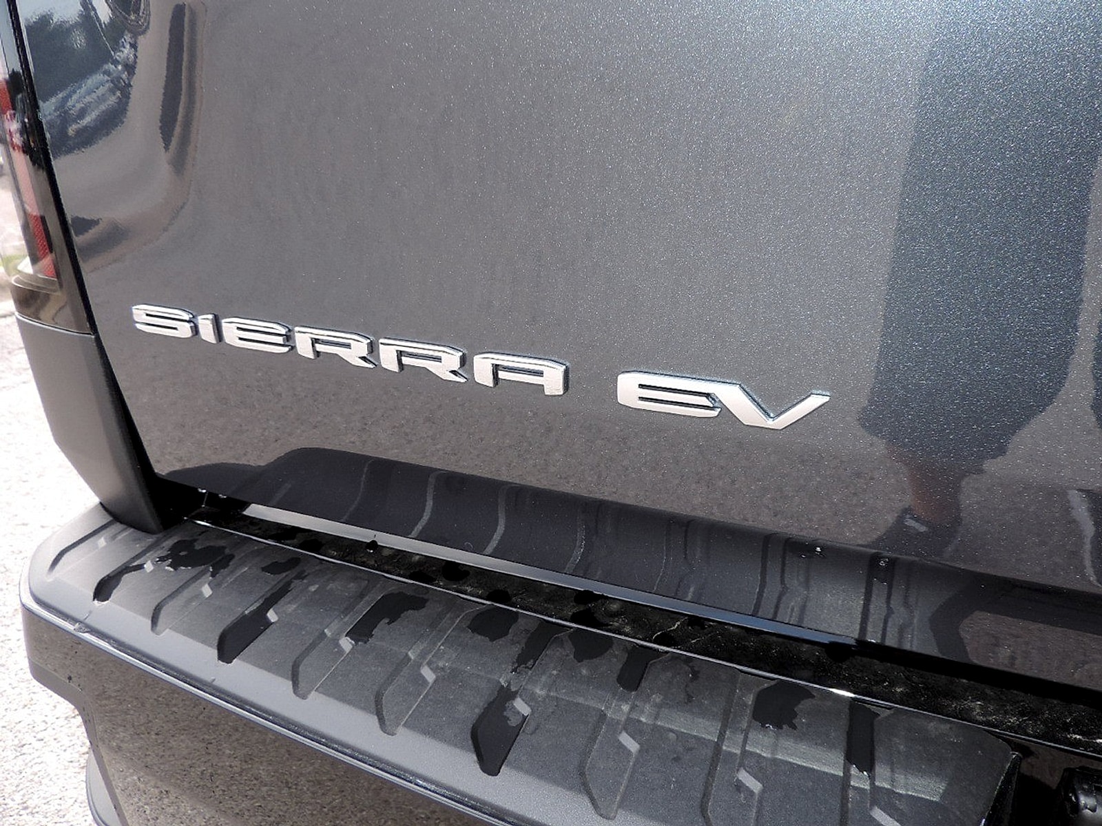2026 GMC Sierra EV Elevation - Photo 11