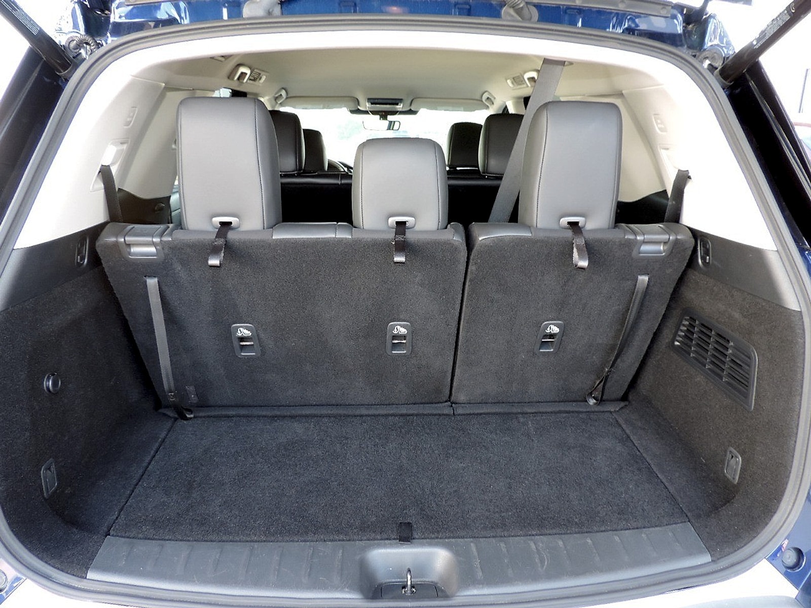 2025 Nissan Pathfinder SL - Photo 18