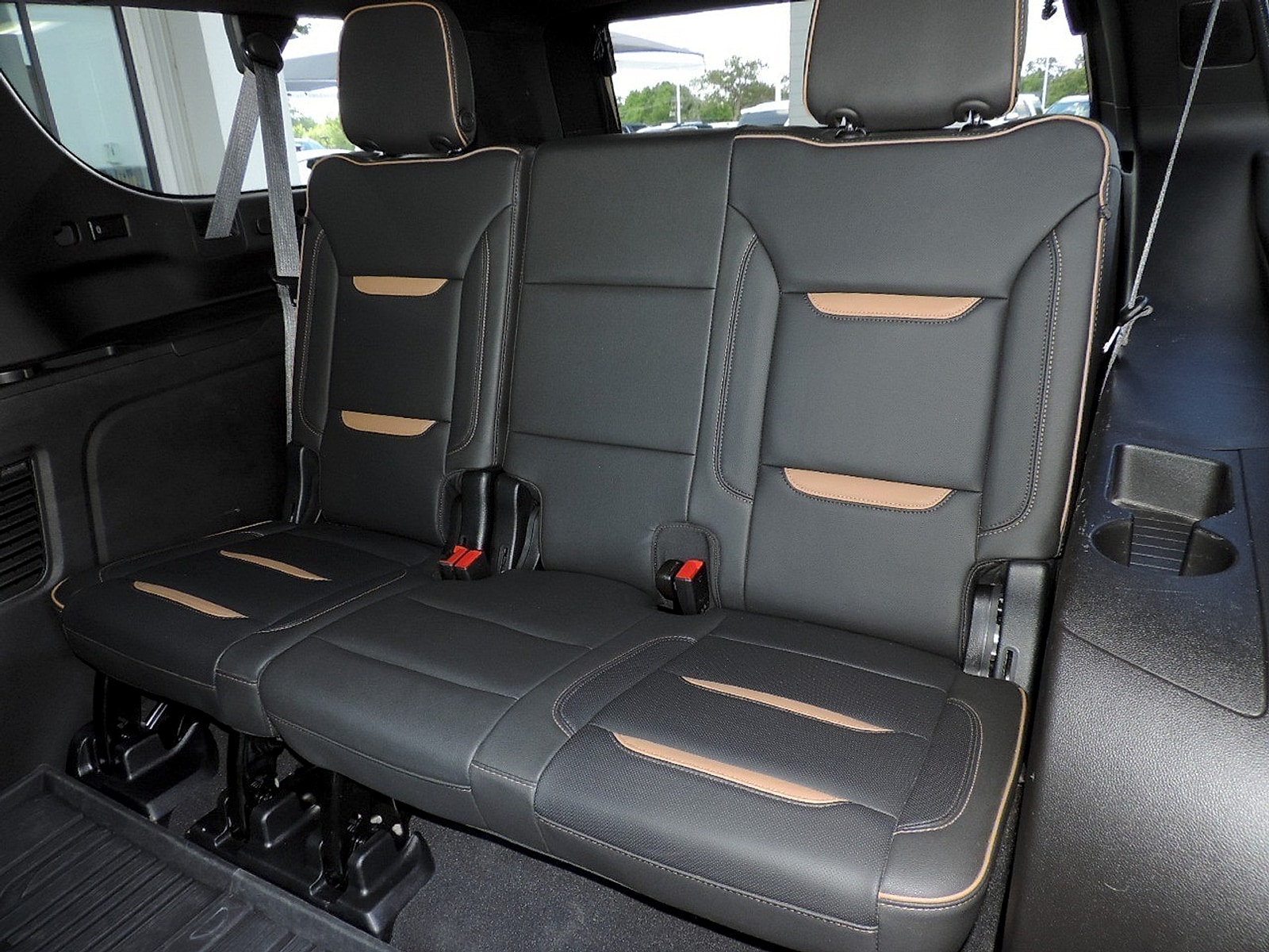 2024 GMC Yukon XL AT4 - Photo 16