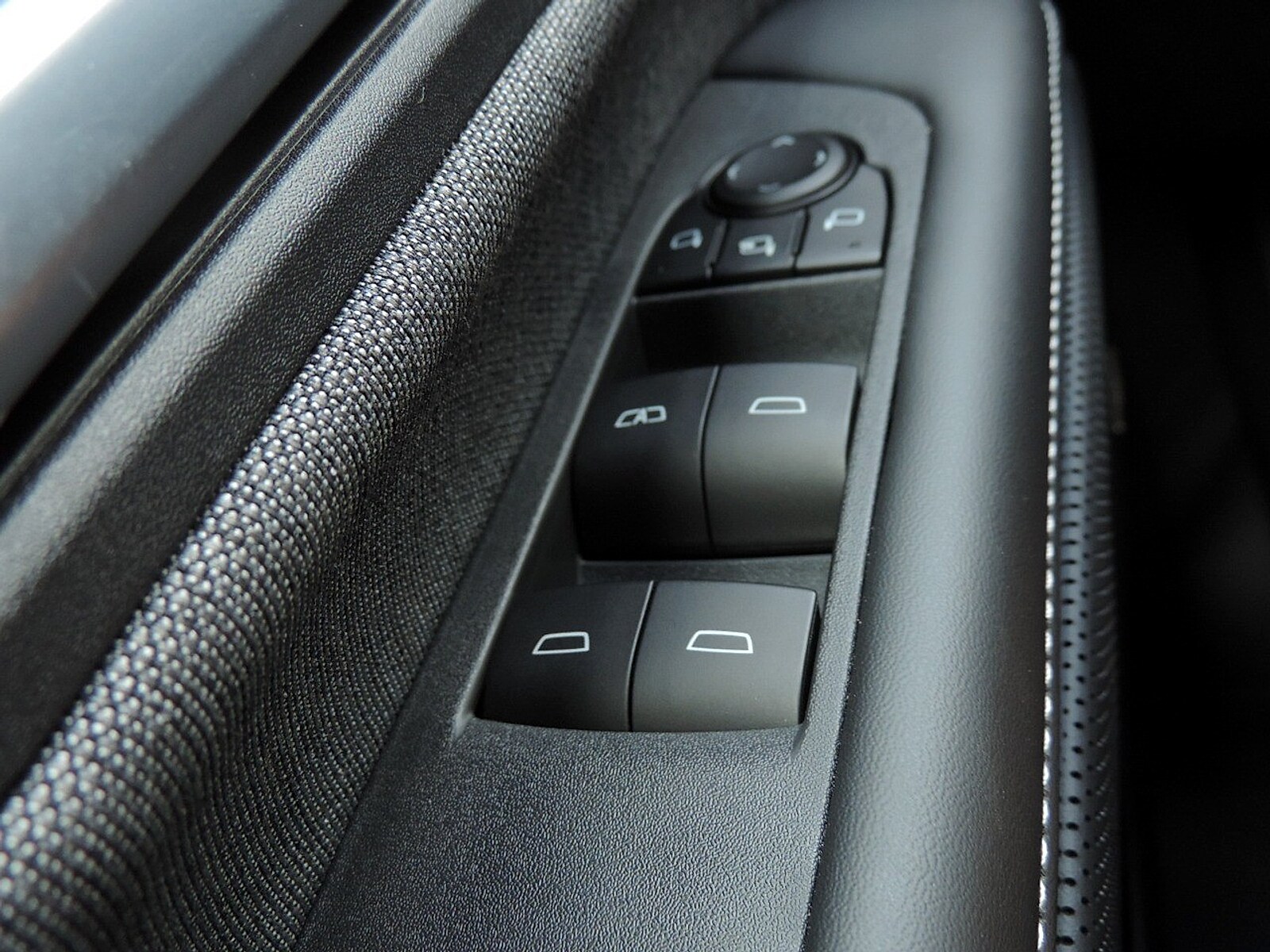 2026 GMC Sierra EV Elevation - Photo 24