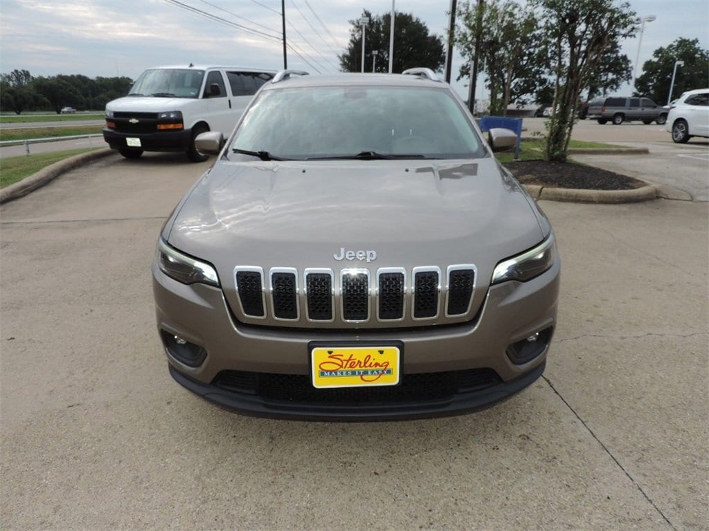 Used 2019 Jeep Cherokee Latitude Plus with VIN 1C4PJLLB4KD359020 for sale in Bryan, TX