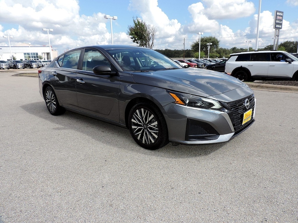 Used 2025 Nissan Altima SV