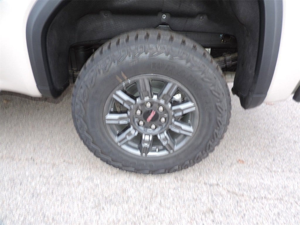 2026 GMC Sierra 1500 AT4X - Photo 9