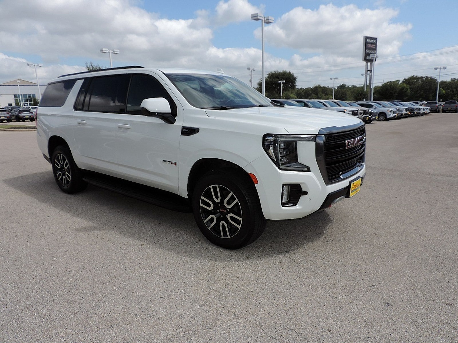 2024 GMC Yukon XL AT4 - Photo 3