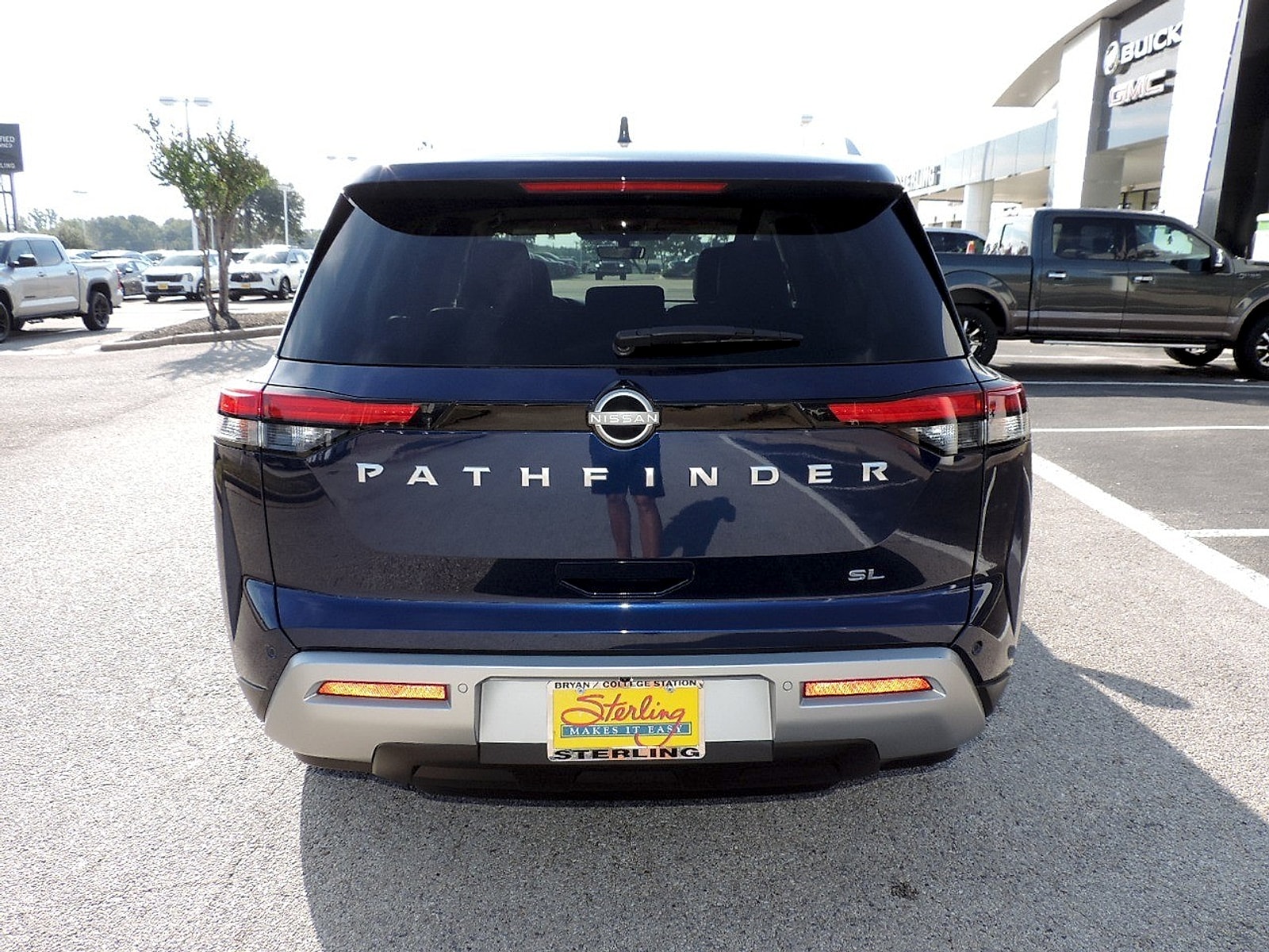 2025 Nissan Pathfinder SL - Photo 6