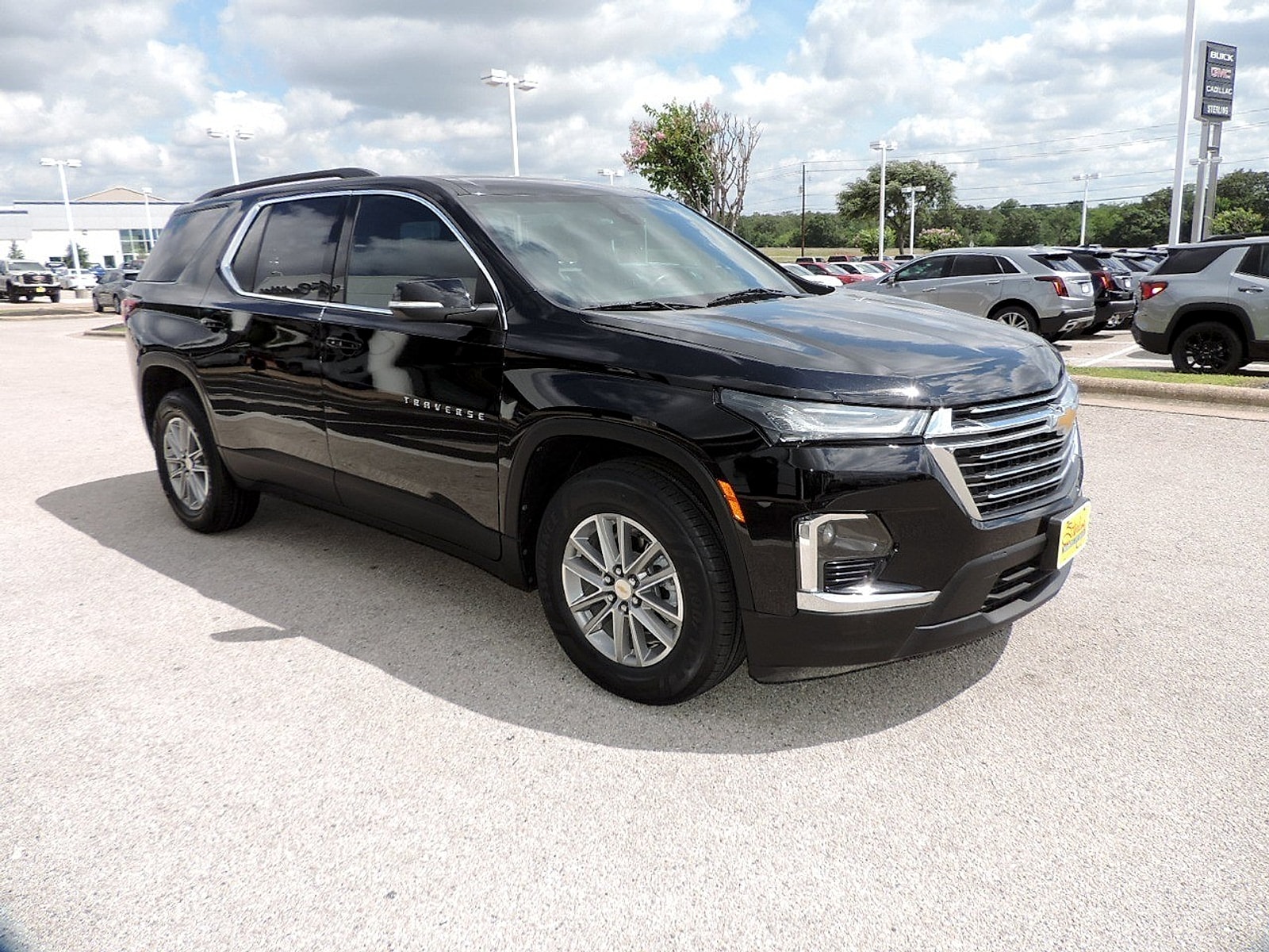 2022 Chevrolet Traverse 1LT - Photo 3