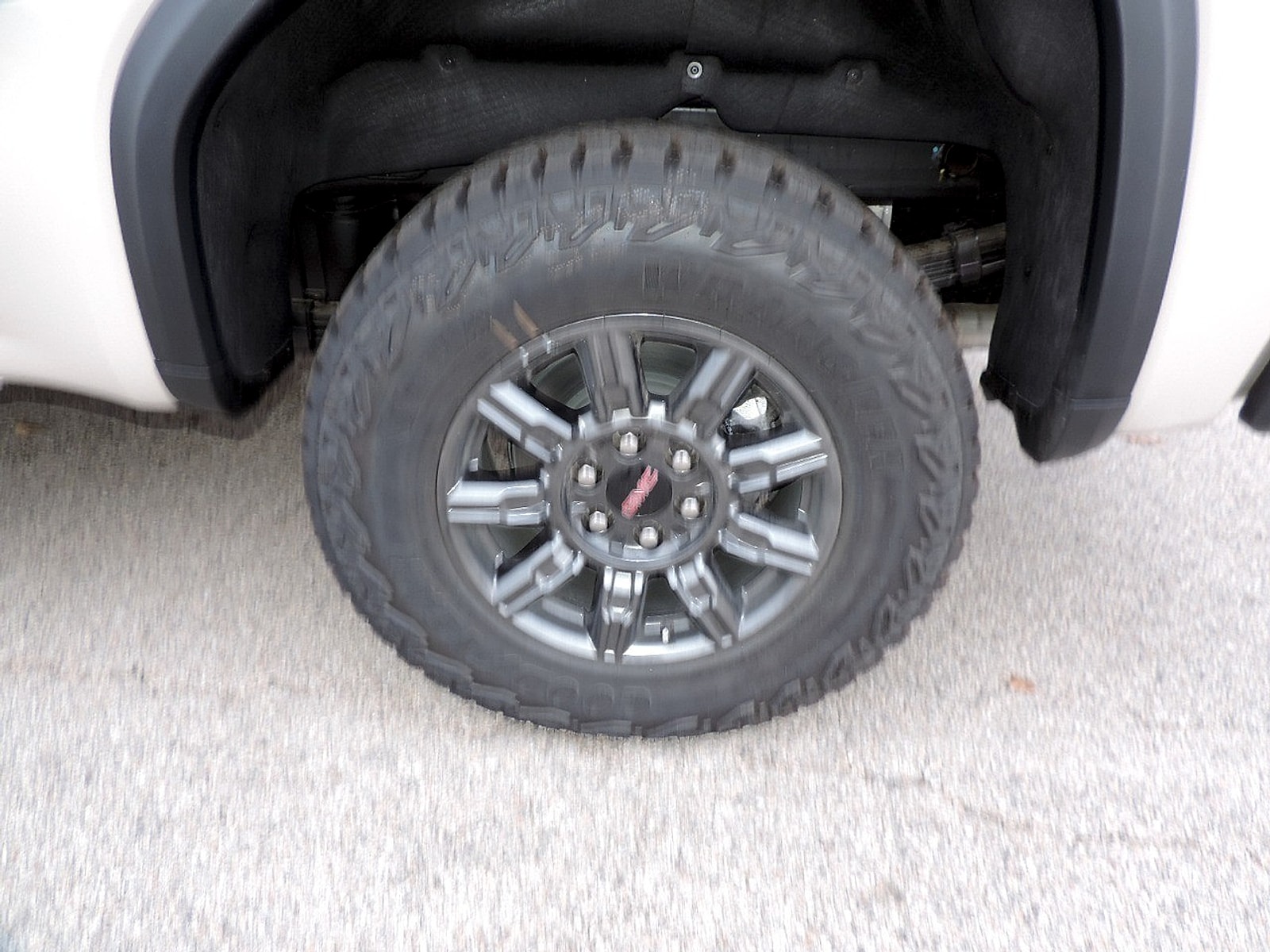 2026 GMC Sierra 1500 AT4X - Photo 9