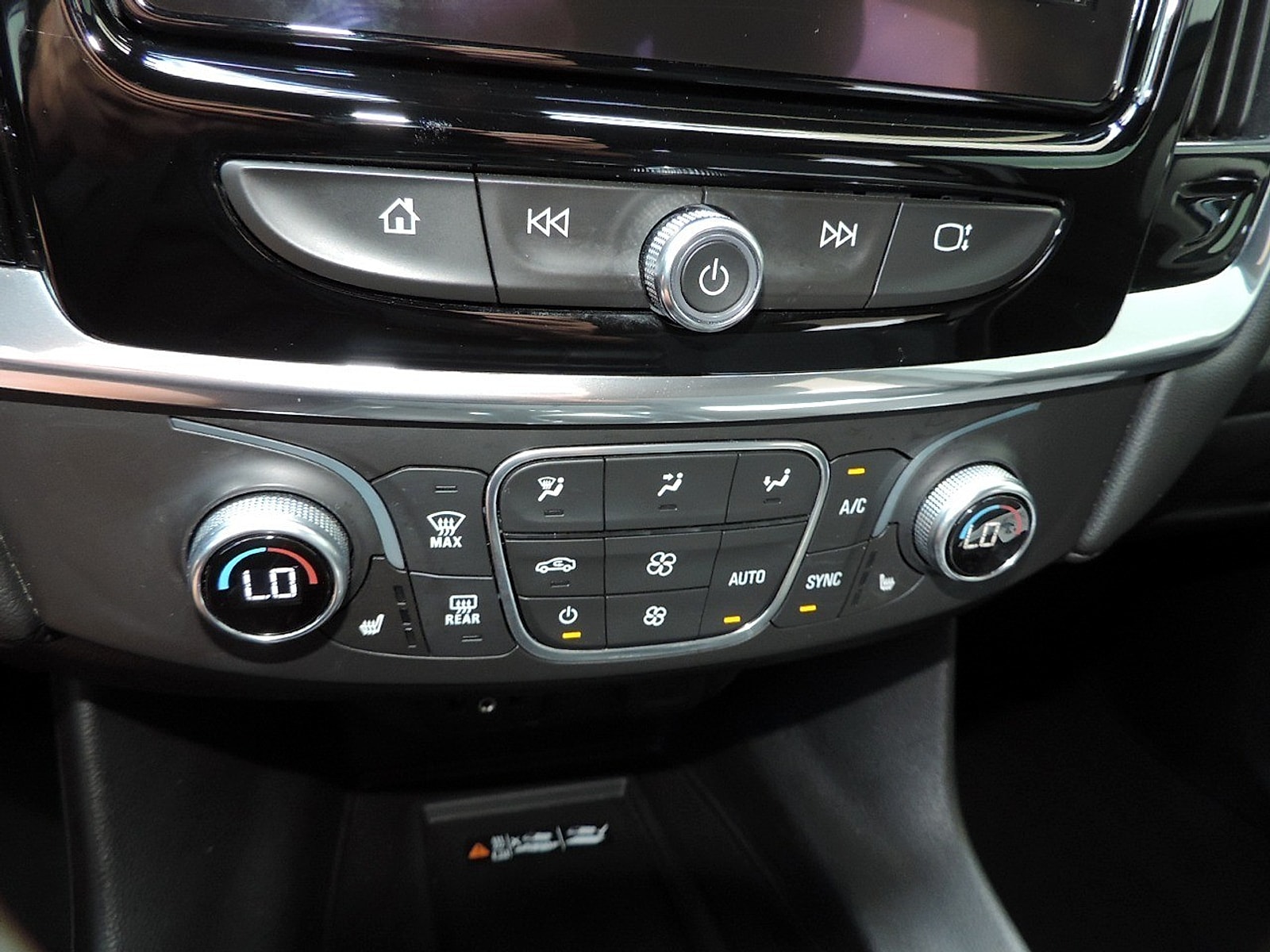 2022 Chevrolet Traverse 1LT - Photo 22