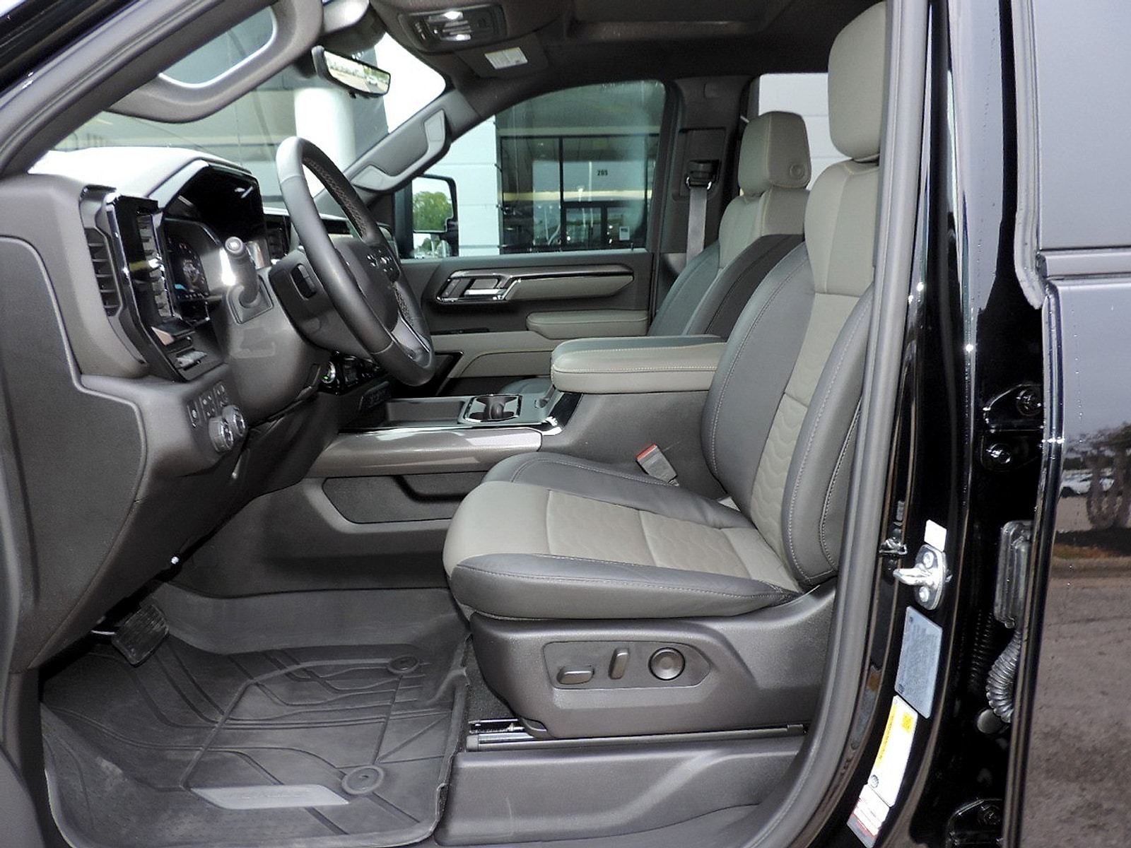 2026 Chevrolet Silverado 2500HD ZR2 - Photo 19