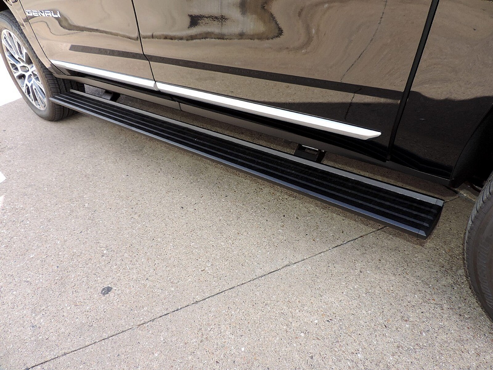 2026 GMC Yukon XL Denali - Photo 24