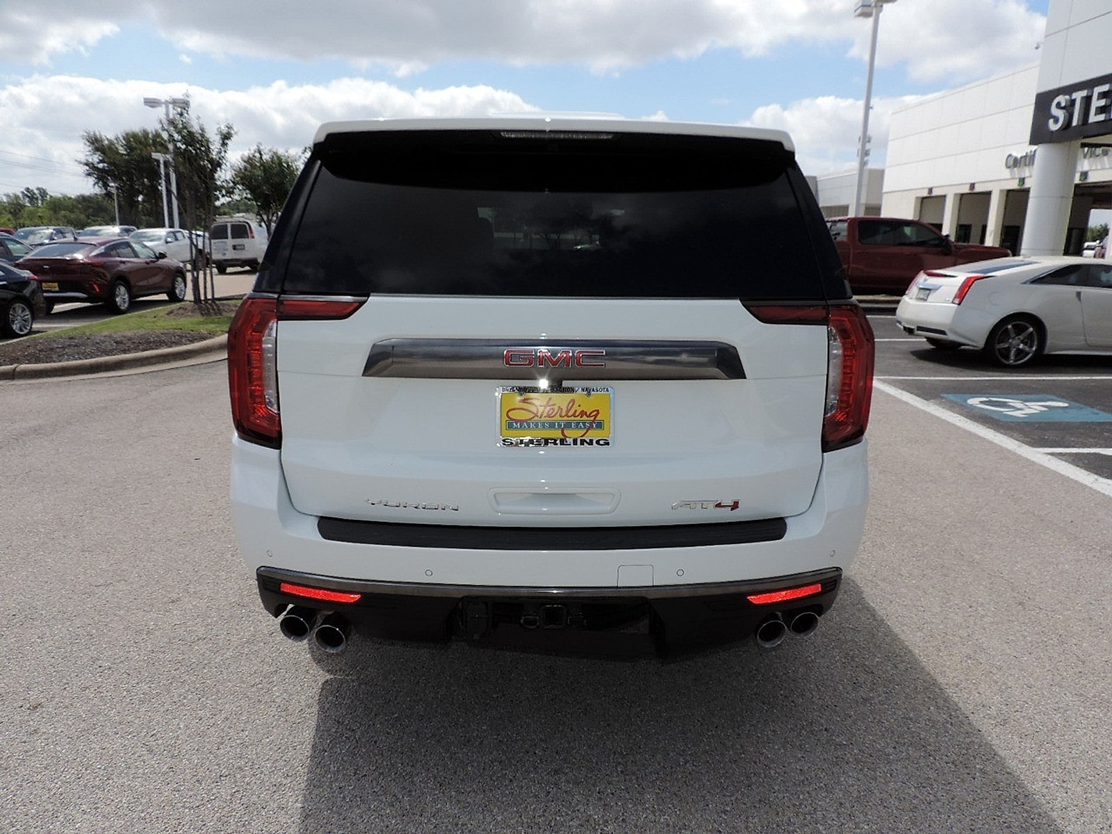 2024 GMC Yukon XL AT4 - Photo 6
