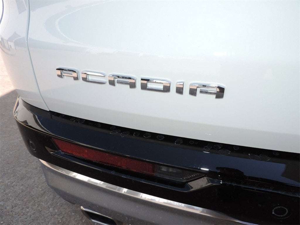 2026 GMC Acadia Denali - Photo 18