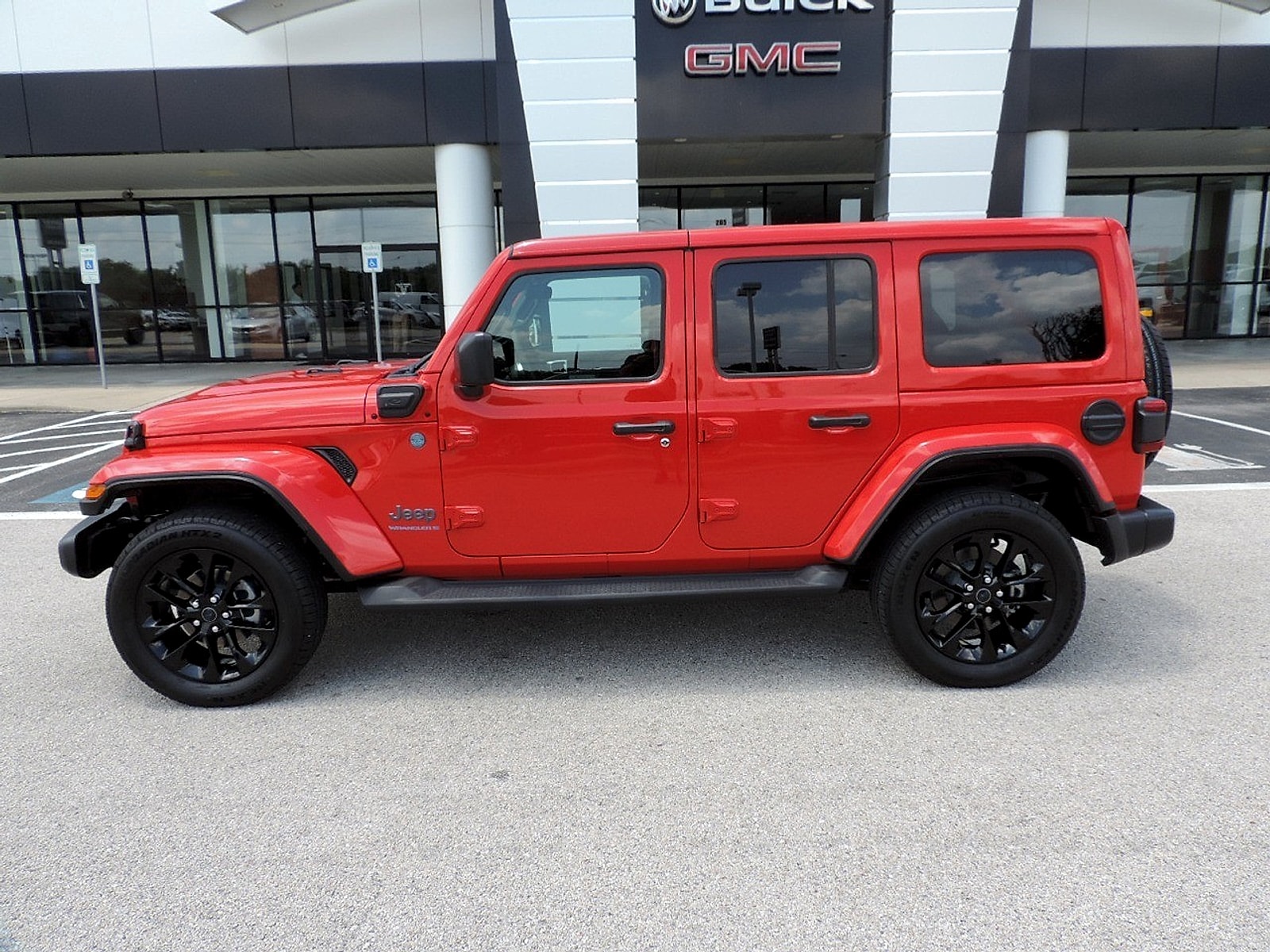 2025 Jeep Wrangler 4xe Sahara 4XE - Photo 8