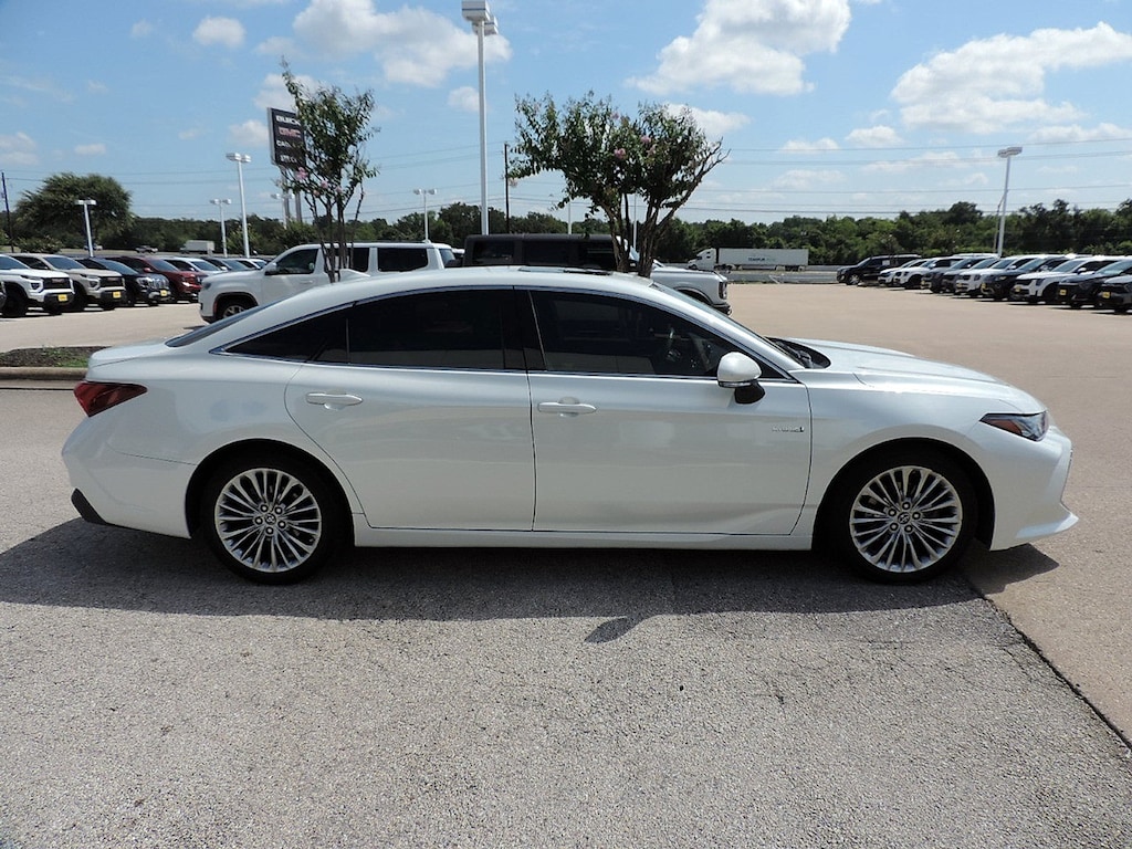 Used 2019 Toyota Avalon Hybrid Limited Sedan