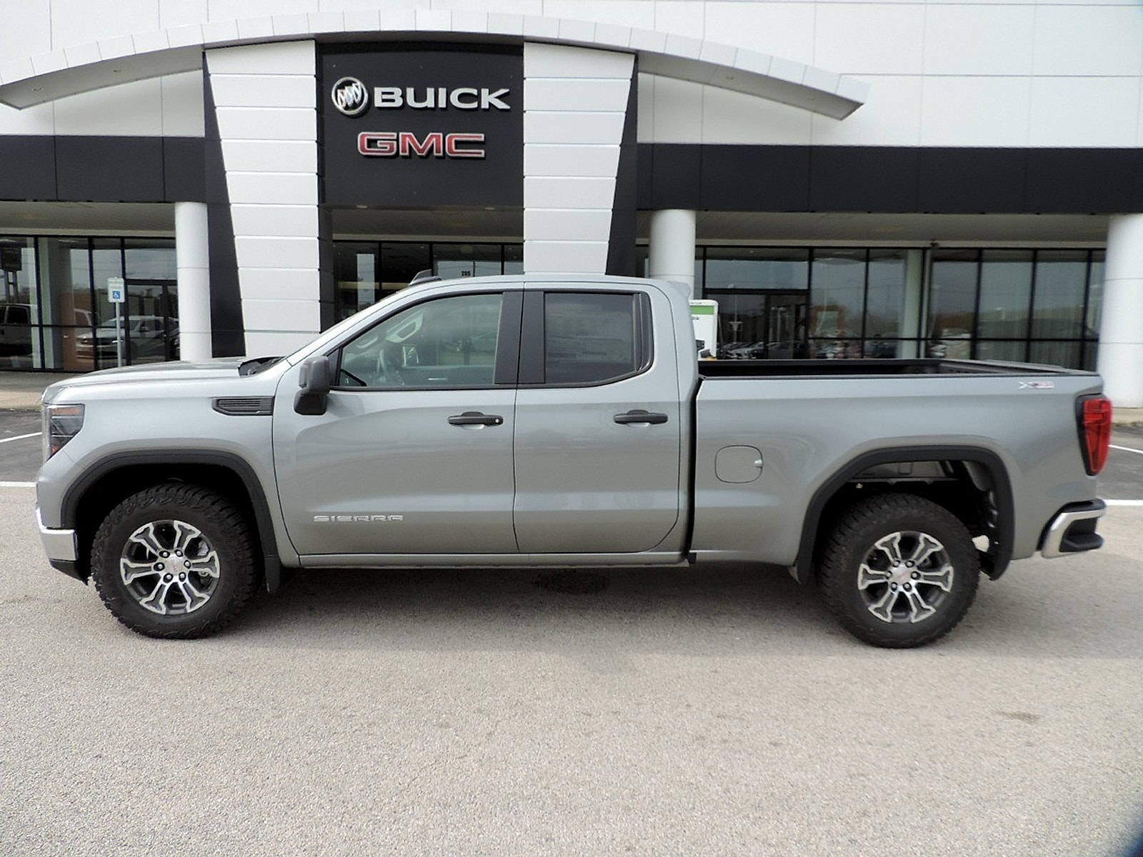 2026 GMC Sierra 1500 Pro - Photo 8