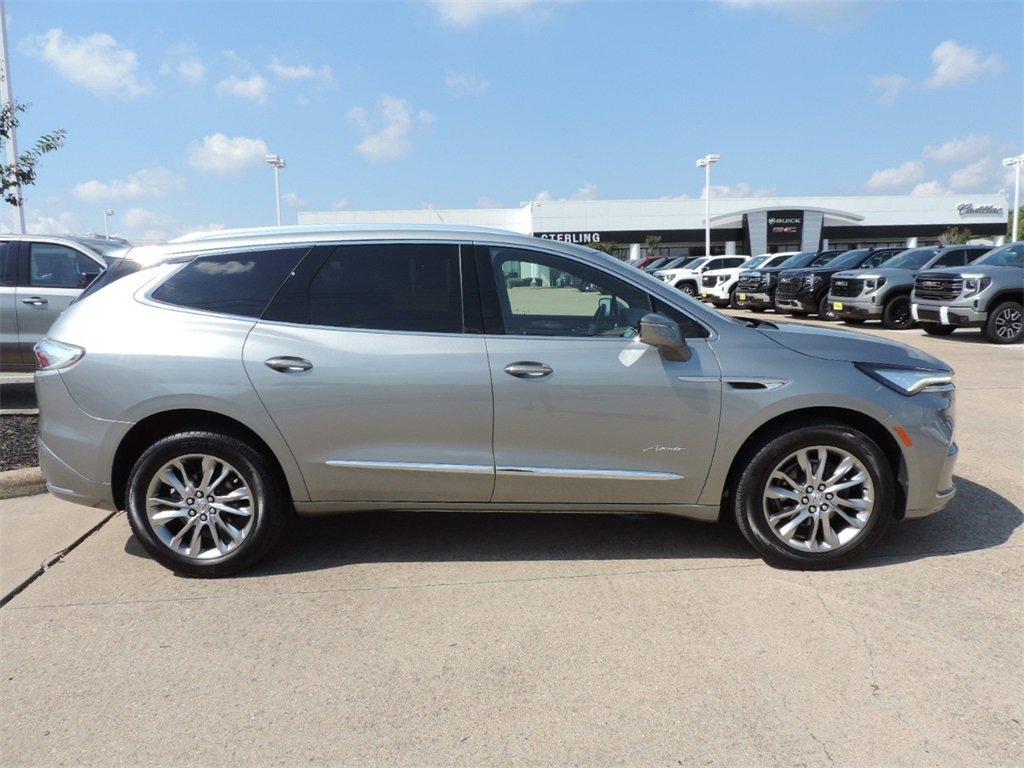 2023 Buick Enclave Avenir photo 4