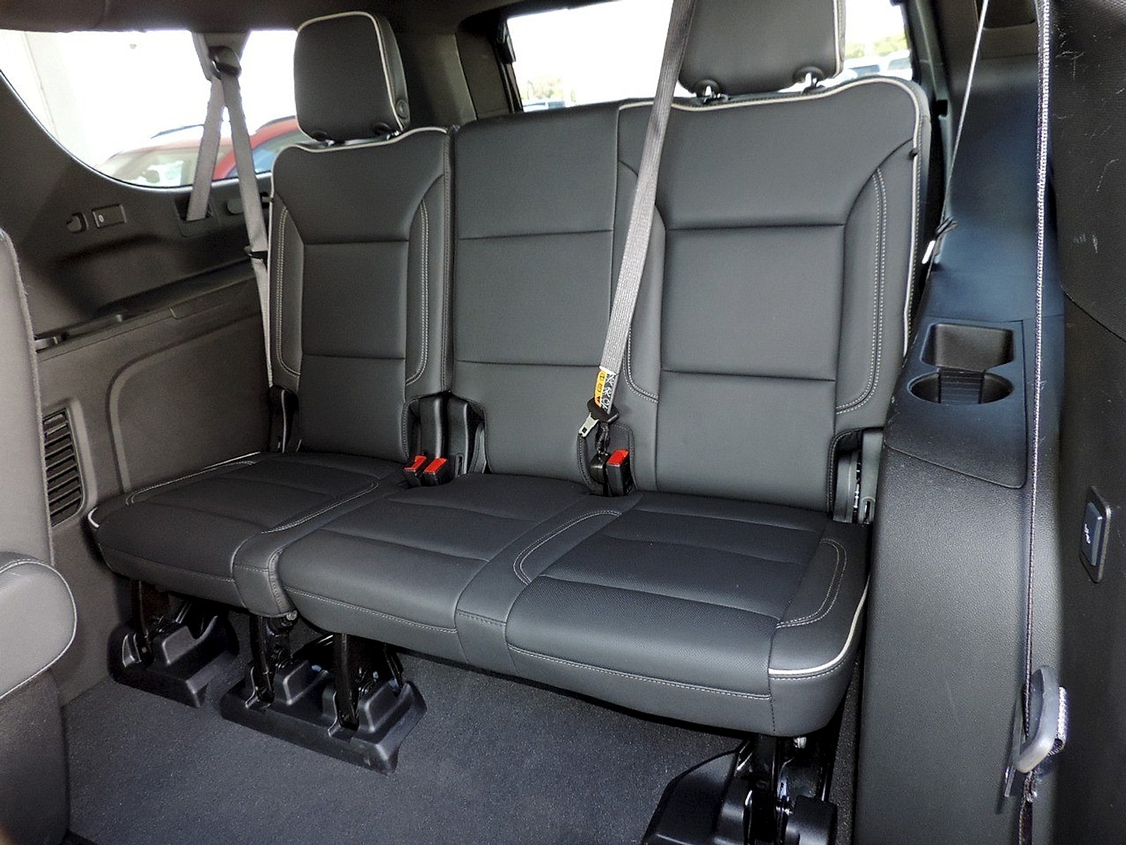 2026 Chevrolet Suburban Premier - Photo 16