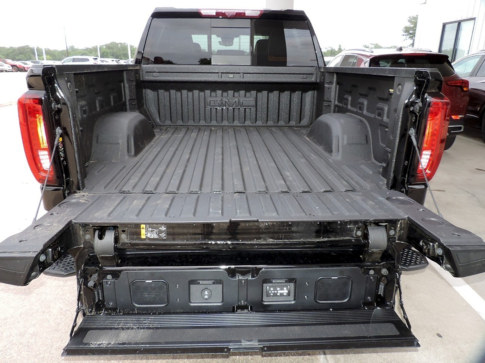 2026 GMC Sierra 1500 Denali Ultimate - Photo 17