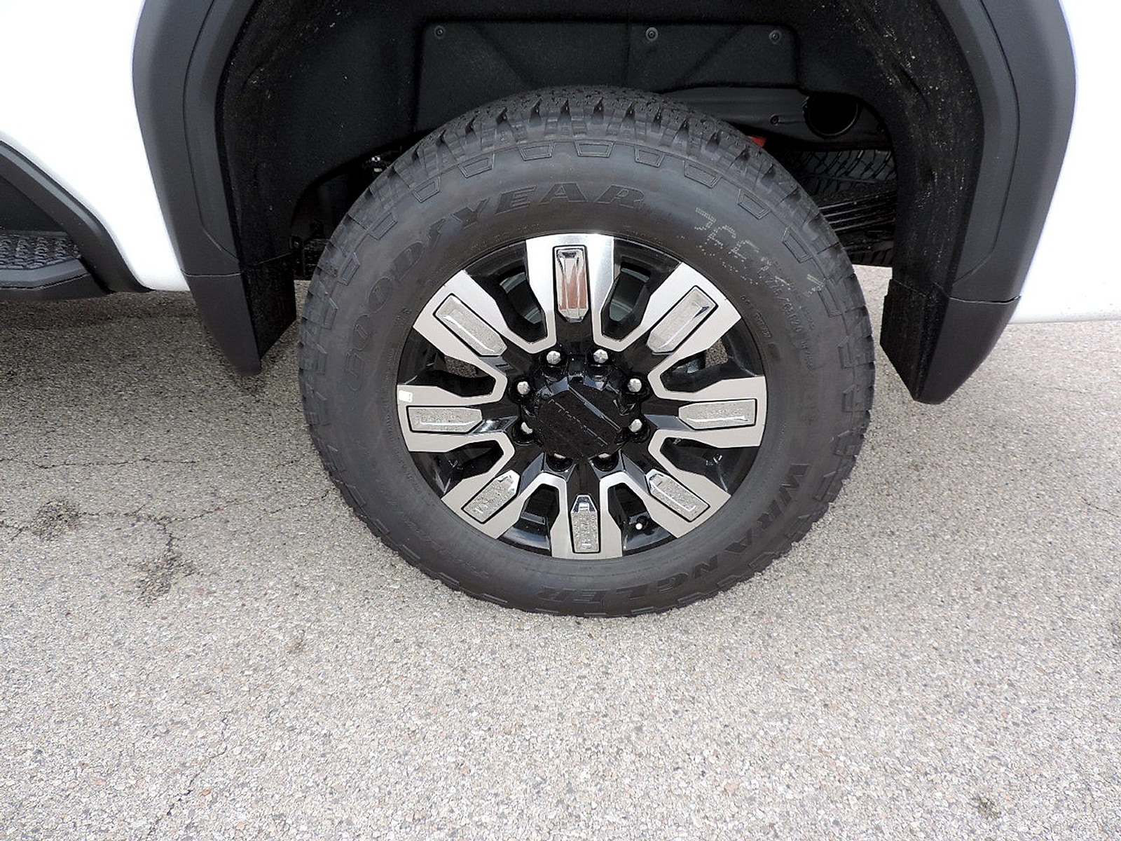2026 GMC Sierra 2500HD Denali - Photo 11