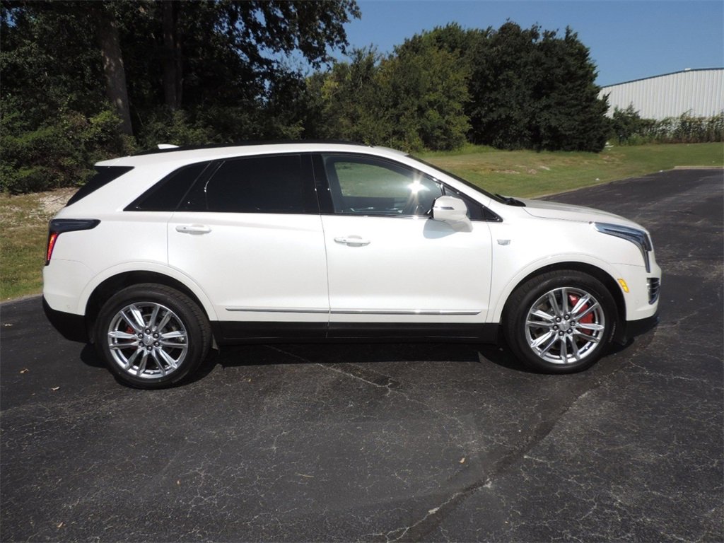2023 Cadillac XT5 Sport photo 4