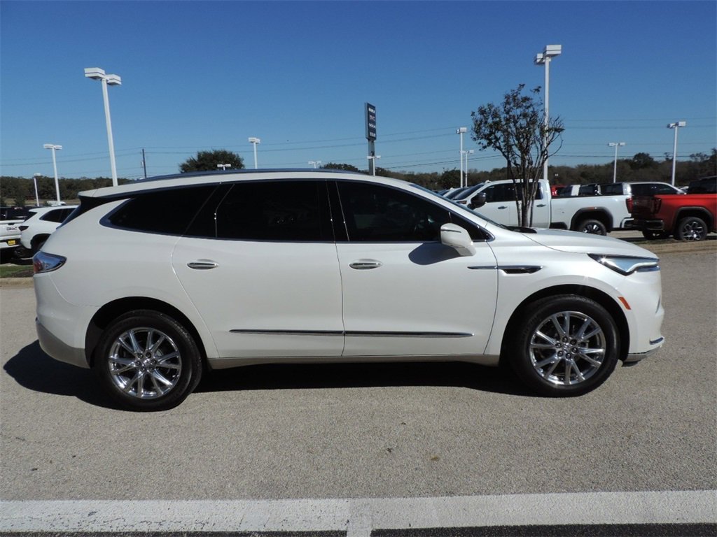 2023 Buick Enclave Premium photo 4