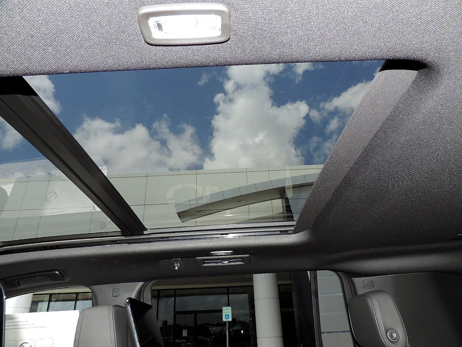 2026 GMC Yukon XL Denali - Photo 15