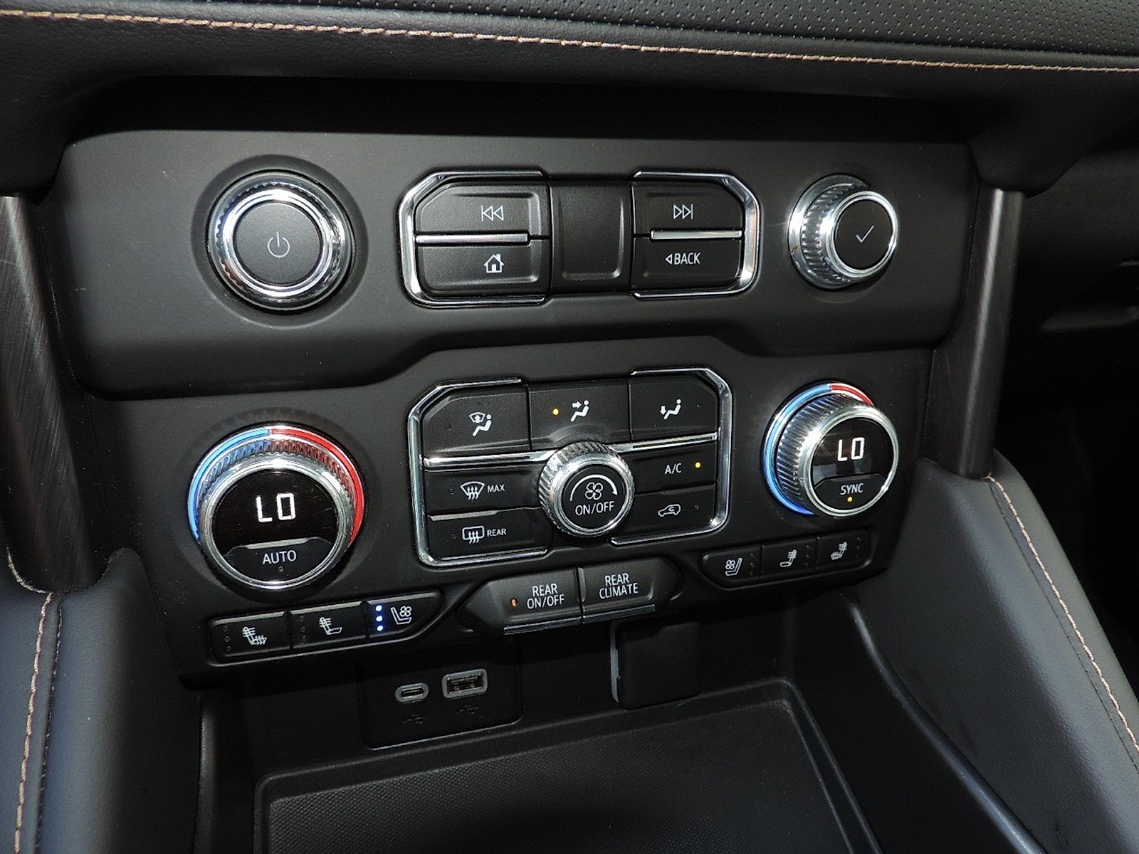 2024 GMC Yukon XL AT4 - Photo 25