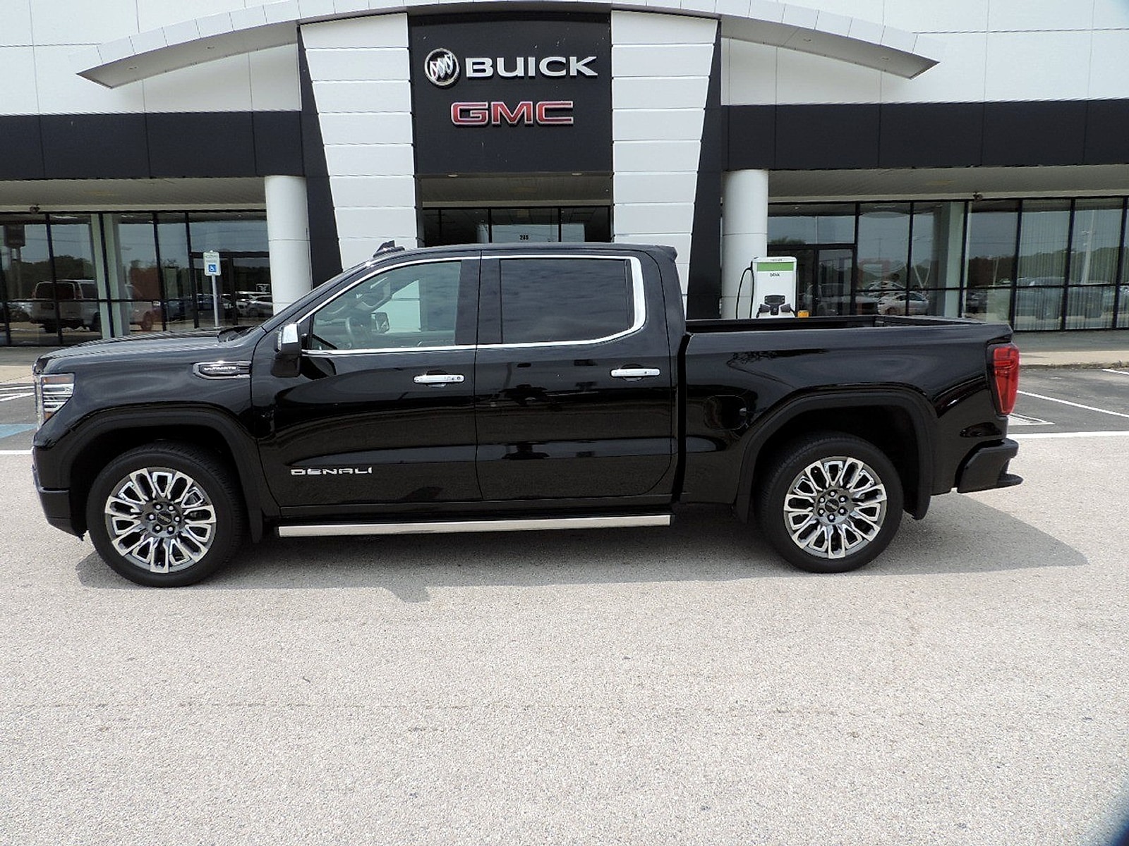 2026 GMC Sierra 1500 Denali Ultimate - Photo 8