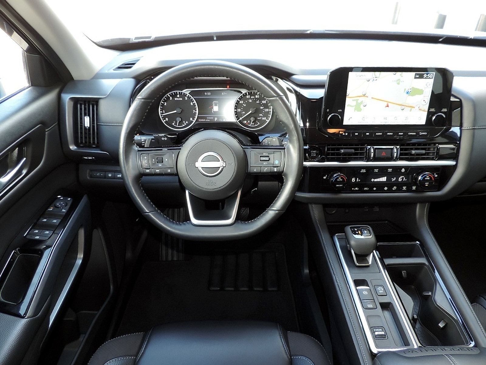 2025 Nissan Pathfinder SL - Photo 15