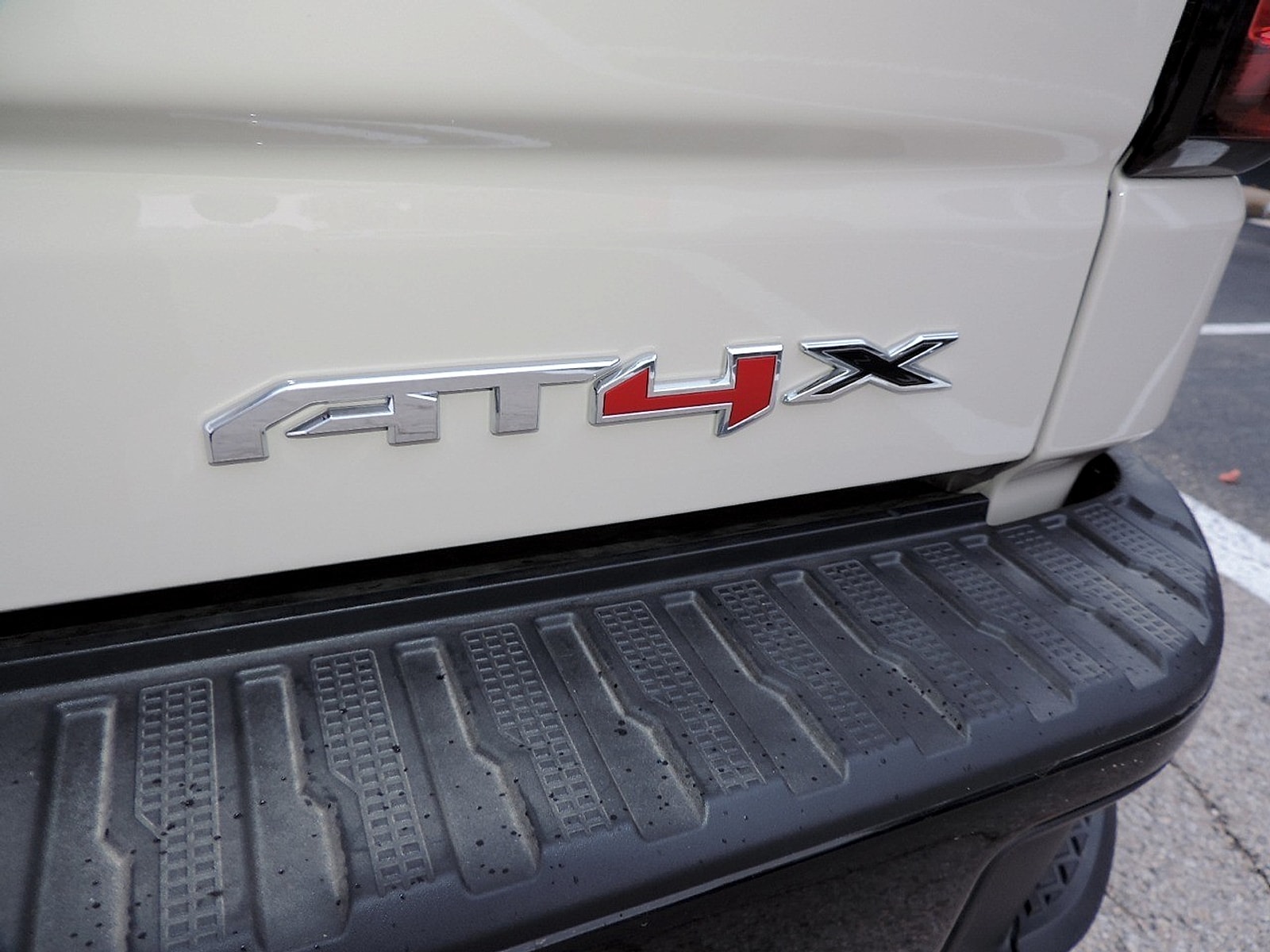 2026 GMC Sierra 1500 AT4X - Photo 14