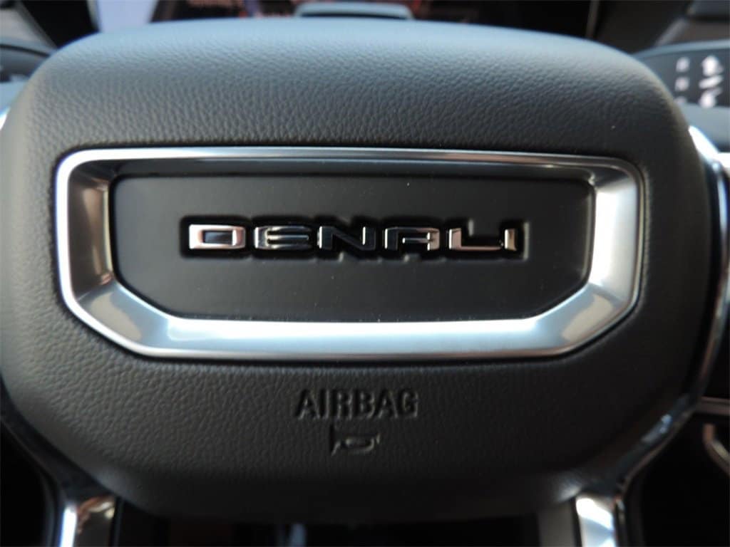 2026 GMC Acadia Denali - Photo 22