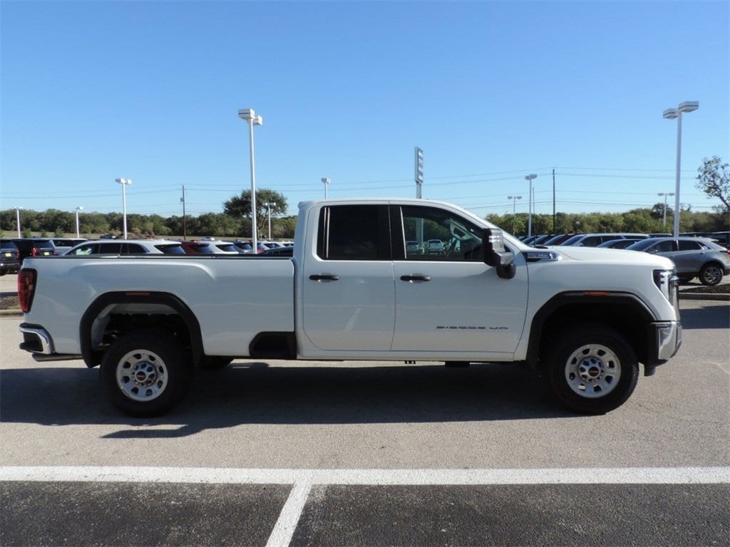 2026 GMC Sierra 3500HD Pro - Photo 4
