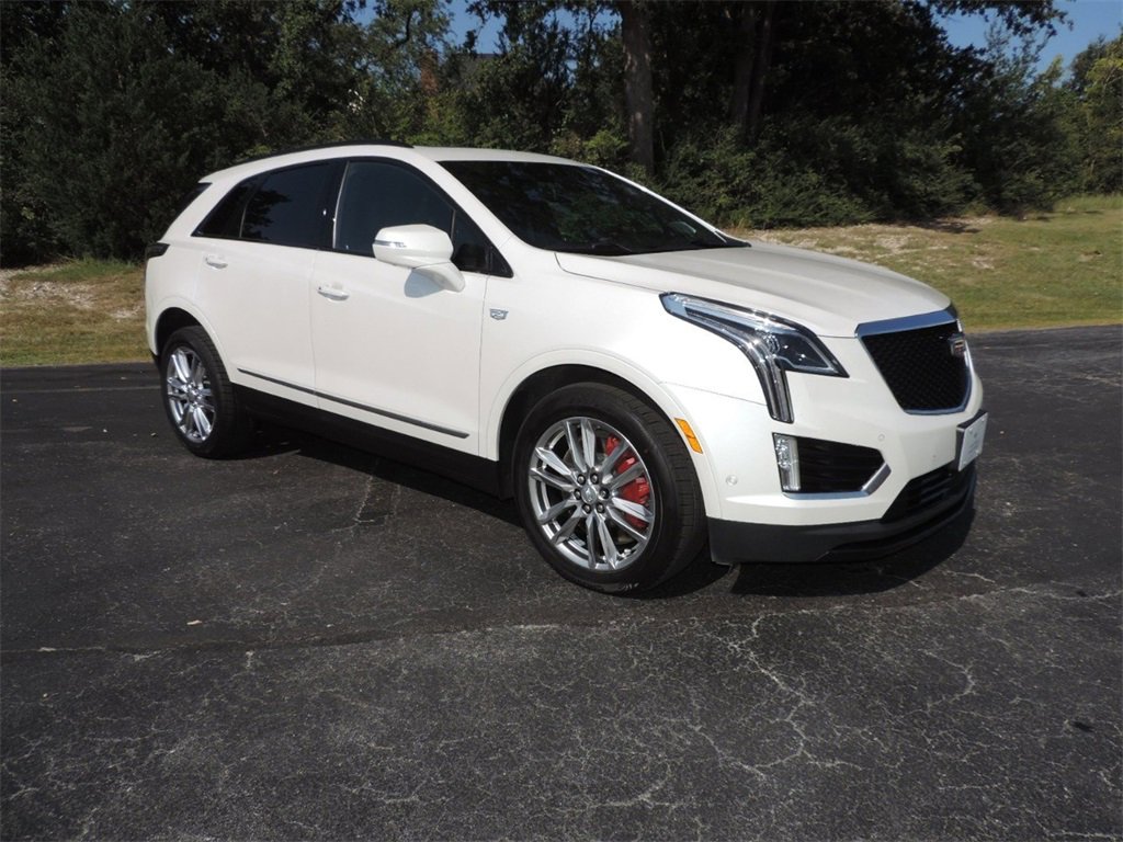 2023 Cadillac XT5 Sport photo 3