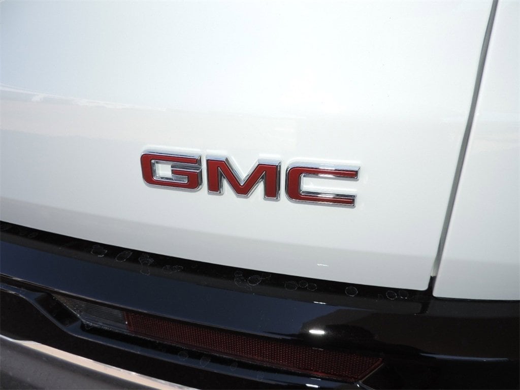 2026 GMC Acadia Denali - Photo 17