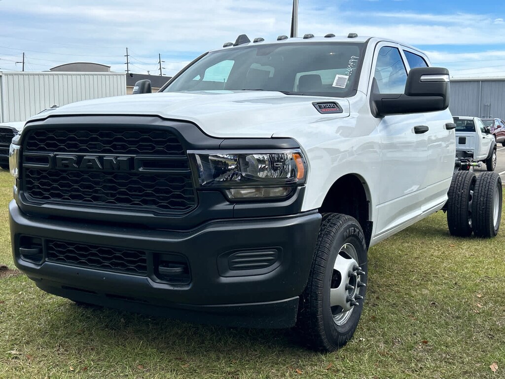 Used 2024 Ram 3500 Chassis Cab 3500 TRADESMAN CREW CAB CHASSIS 4X4 60