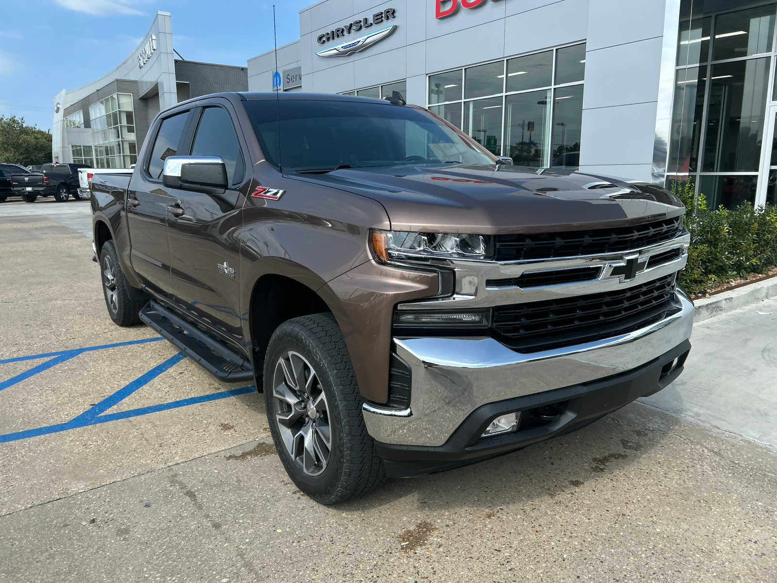 Used 2019 Chevrolet Silverado 1500 LT with VIN 3GCUYDED0KG186280 for sale in Opelousas, LA