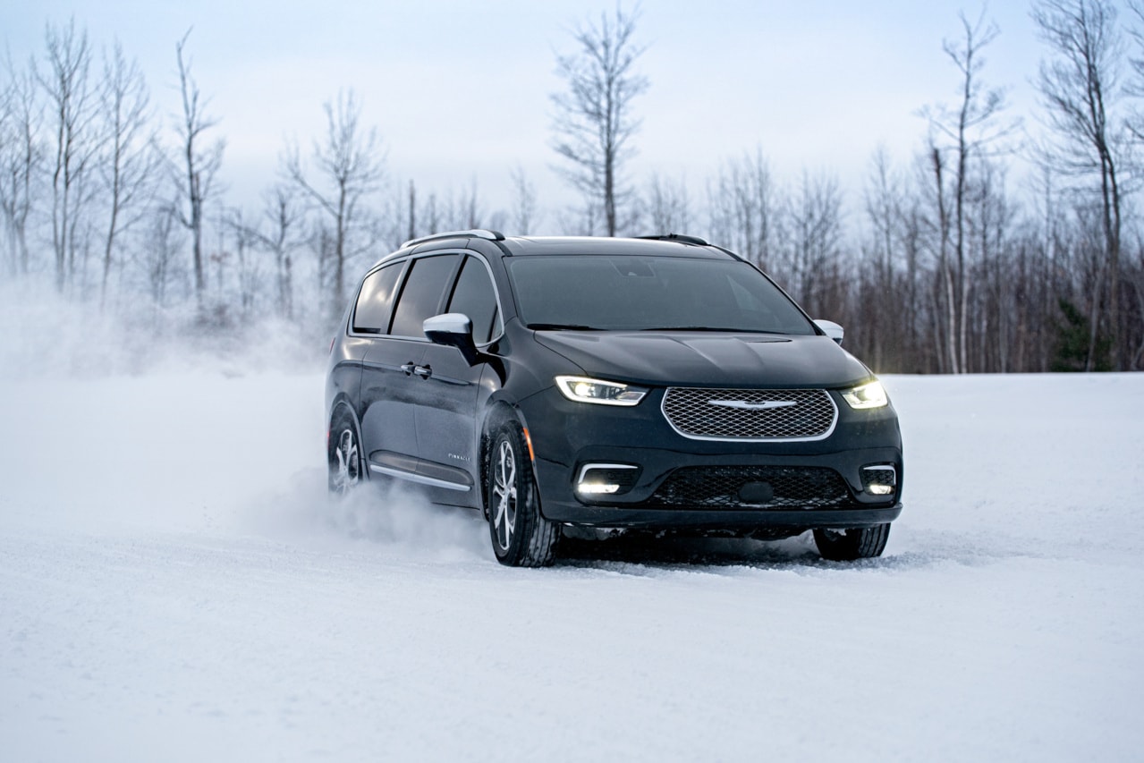 Discover New Chrysler Models for Sale in Navasota, TX Sterling