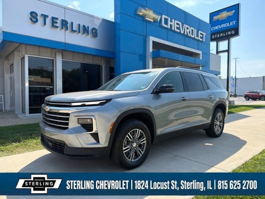 Used 2025 Chevrolet Traverse LT SUV