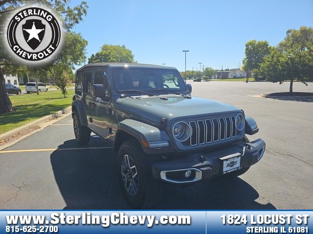 2024 Jeep Wrangler Sahara photo 3