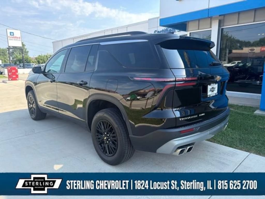 Used 2025 Chevrolet Traverse LT SUV